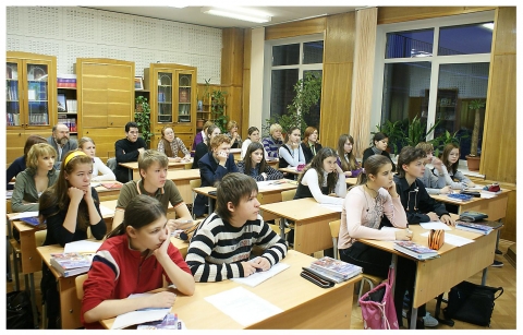 Школы закончили учебный год. Профессиональный лицей 329 Москва. 329 Лицей СПБ. 7 Класс история лицей видеоурок.