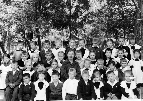 Школа 17 оренбург. Школа 51 Оренбург. 17 Школа Оренбург. Выпуск 1964 - школа №2 Оренбург.