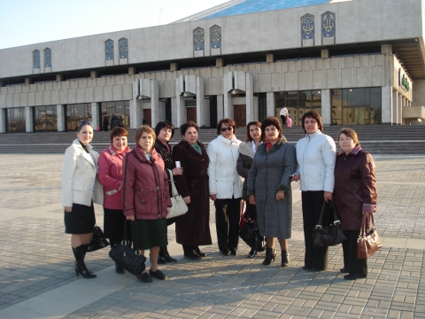 Театр в геншин. Геншин персонажи янь фэй. Поместье камисато геншин. Театр в геншин. Бал-маскарад опера большой театр.