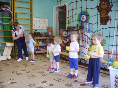 Речевки для команды. Раз стоит из слов два небольшой засов. Конкурс раз два три. Конкурс раз два три. Конкурс раз два три.