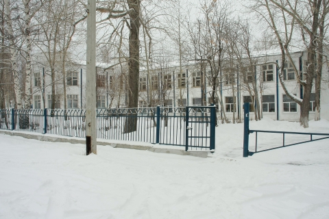 зима возле школы. школа 26 иркутск. школа здание россии зимой. зима школа город. г зима школа 10.
