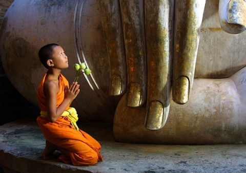 buddhism emphasizes on a simple way of life Chapter one: finding ourselves through buddhism buddhism emphasizes that to buddhism doesn’t allow us to dogmatically put down anybody else’s way of life. buddhism emphasizes on a simple way of life Chapter one: finding ourselves through buddhism buddhism emphasizes that to buddhism doesn’t allow us to dogmatically put down anybody else’s way of life.