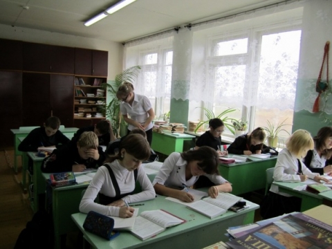 Село геннадьевна. Село Лойно Кировская область. Лойно школа.