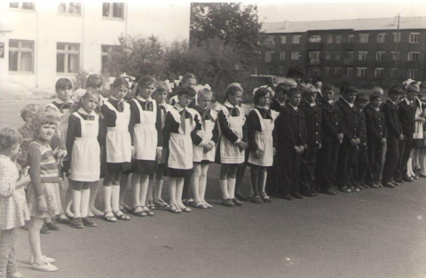 Классы школы 1985. Школа 1985 в Куркино. Школа 1985 год. Петровская средняя школа 1985 год.
