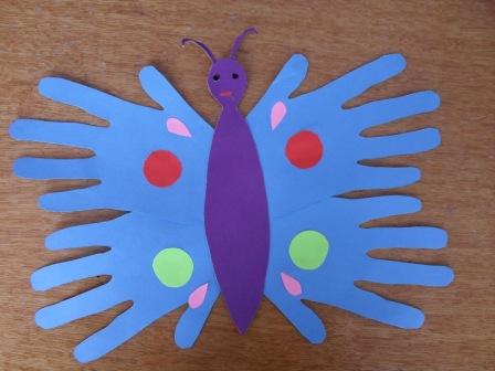 Бабочка из ладошек аппликация презентация